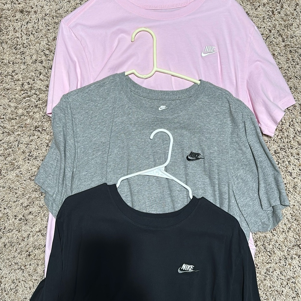 3 Men’s Nike tshirts